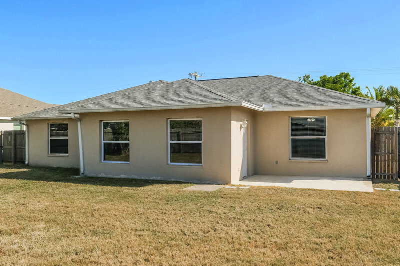 1,730/Mo, 16 NE 20th Ct Cape Coral, FL 33909 Rear View