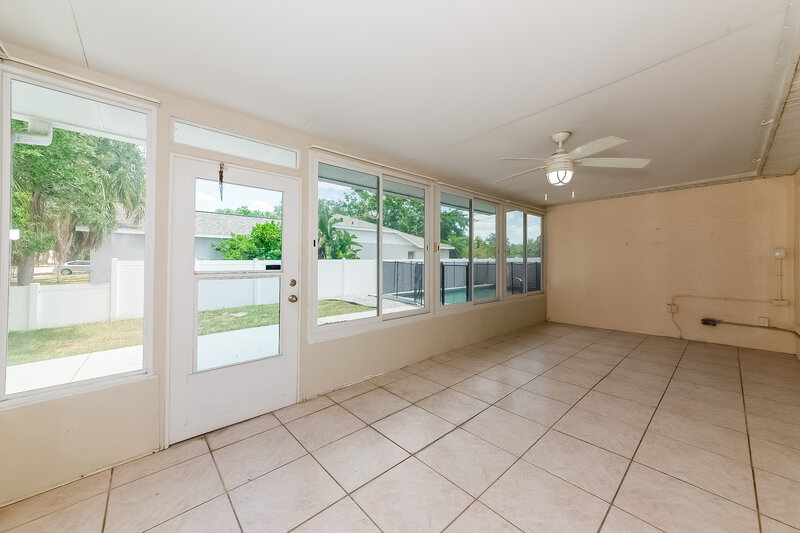 2,695/Mo, 301 112 St E Bradenton, FL 34212 Sun Room View