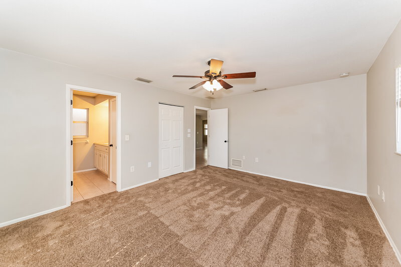 3,070/Mo, 344 Sunnyside Dr Venice, FL 34293 Main Bedroom View 2