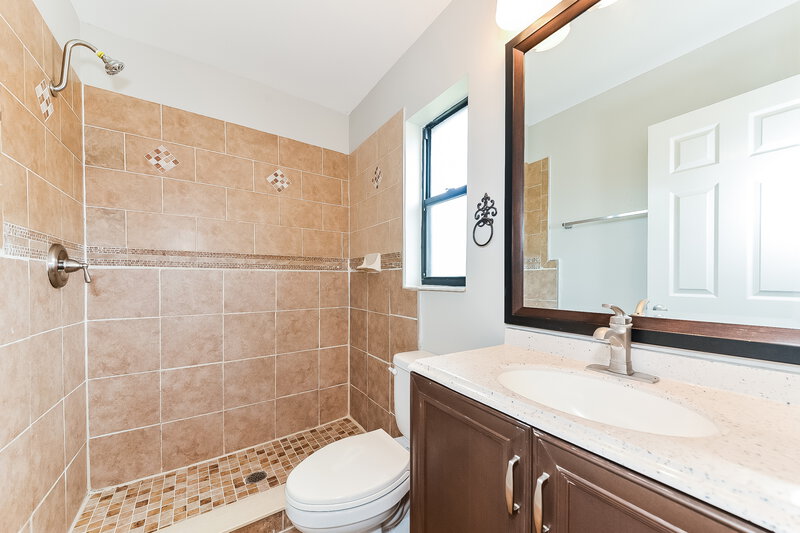 2,525/Mo, 1669 Georgetowne Boulevard Sarasota, FL 34232 Bathroom View