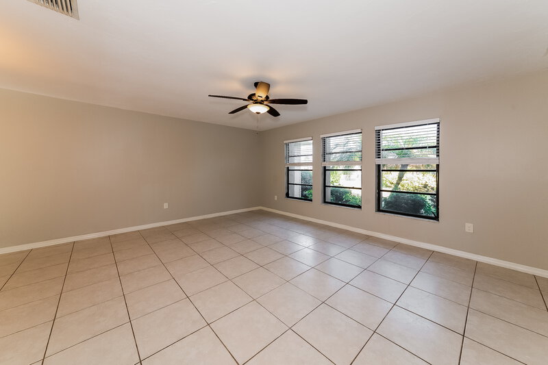 3,980/Mo, 8420 Sylvan Woods Dr Sarasota, FL 34243 Living Room View 3