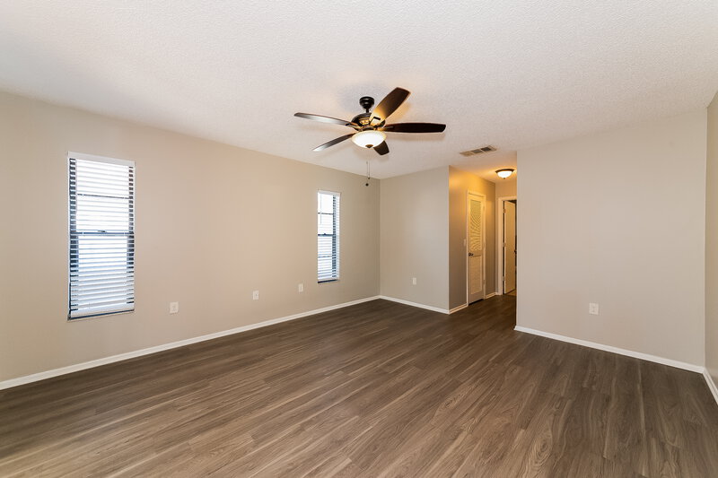 3,980/Mo, 8420 Sylvan Woods Dr Sarasota, FL 34243 Main Bedroom View