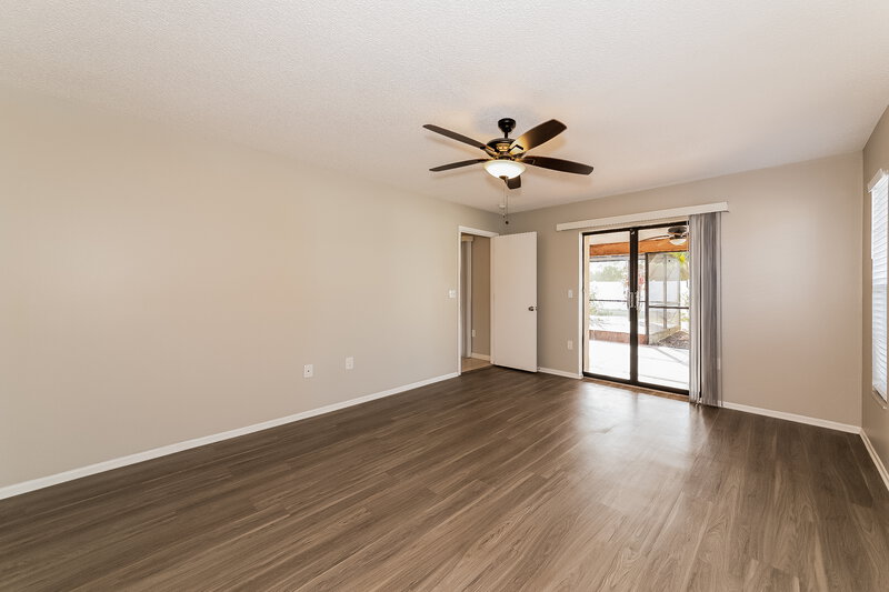 3,980/Mo, 8420 Sylvan Woods Dr Sarasota, FL 34243 Main Bedroom View 2