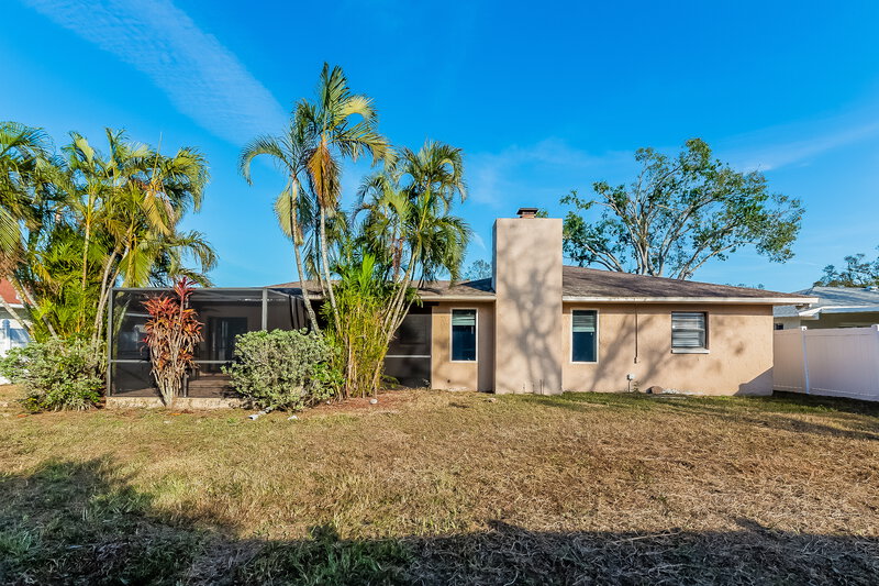 3,980/Mo, 8420 Sylvan Woods Dr Sarasota, FL 34243 Rear View