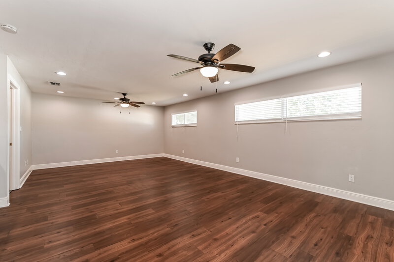 2,425/Mo, 2228 Treehaven Circle Fort Myers, FL 33907 Family Room View 2