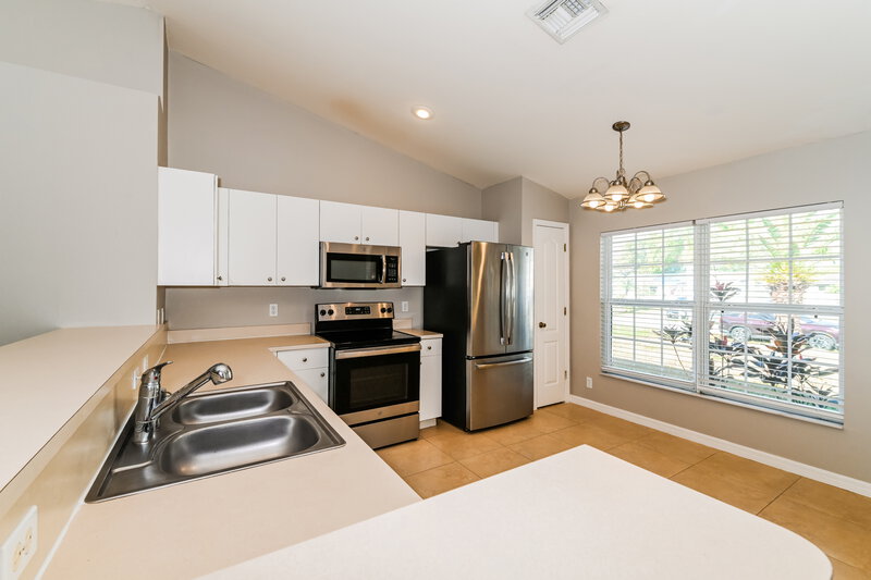 1,730/Mo, 1144 SW 6th Ter Cape Coral, FL 33991 Kitchen View