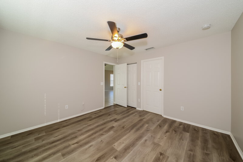 2,310/Mo, 6303 39th Ave W Bradenton, FL 34209 Main Bedroom View 2