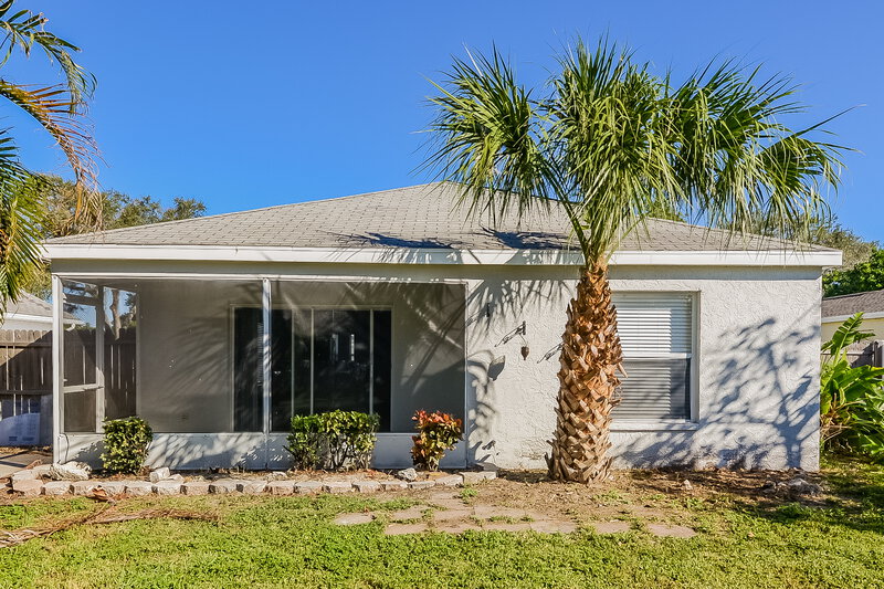 2,310/Mo, 6303 39th Ave W Bradenton, FL 34209 Rear View