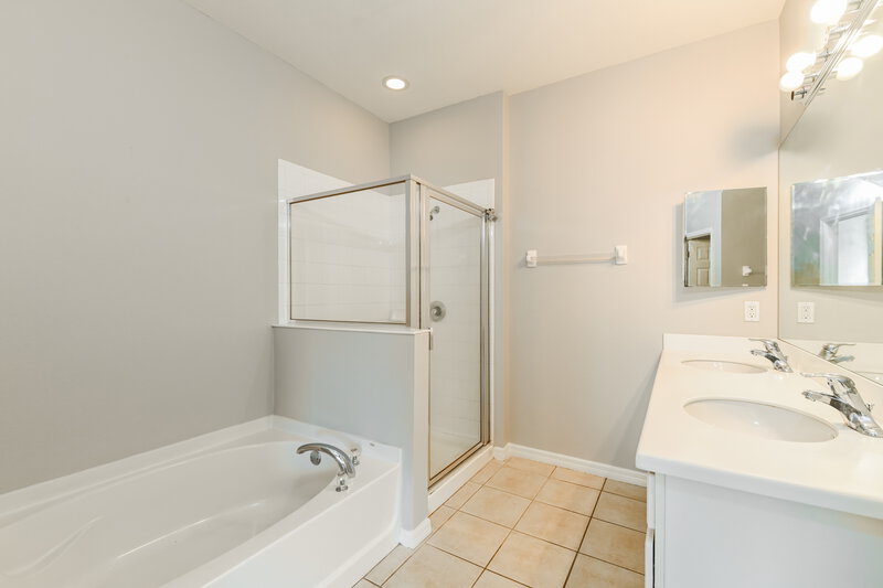 2,110/Mo, 11486 Lake Cypress Loop Fort Myers, FL 33913 Main Bathroom View