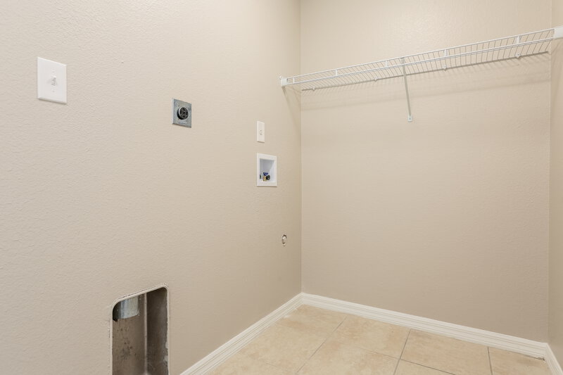 1,860/Mo, 4995 Hurley Ave North Port, FL 34288 Laundry Room View