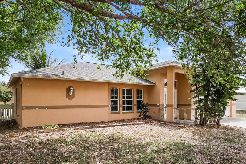 2,395/Mo, 8434 Bamboo Rd Fort Myers, FL 33967 Front View