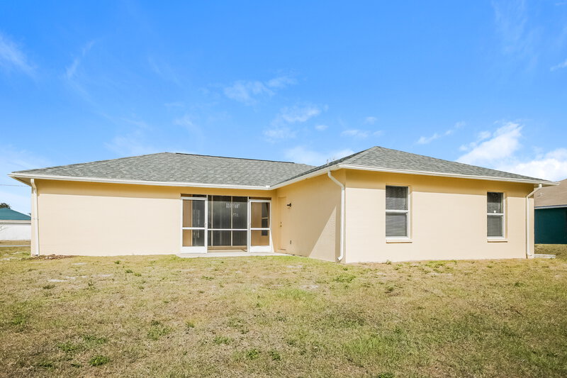 2,205/Mo, 773 Arundel Cir Fort Myers, FL 33913 Rear View