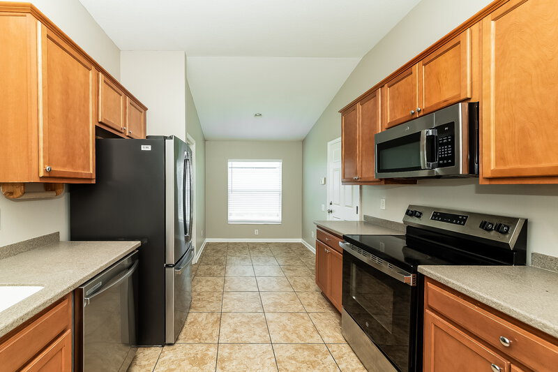 2,060/Mo, 9865 50th Street Cir E Parrish, FL 34219 Kitchen View