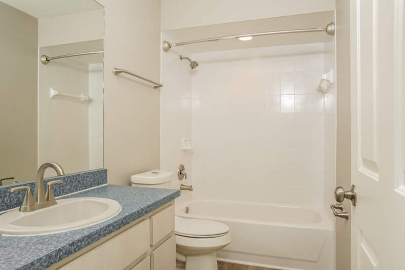 2,465/Mo, 5515 Maccaughey Dr North Port, FL 34287 Bathroom View