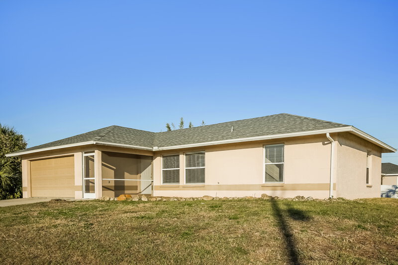 2,490/Mo, 2123 NE 4th Pl Cape Coral, FL 33909 Front View