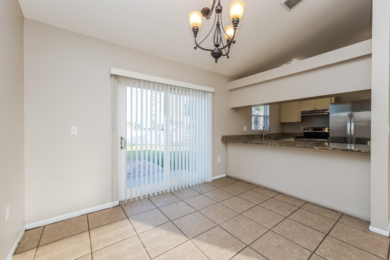 2,490/Mo, 2123 NE 4th Pl Cape Coral, FL 33909 Dining Room View