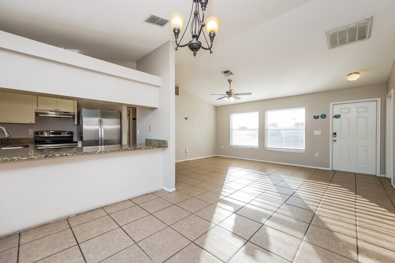 2,490/Mo, 2123 NE 4th Pl Cape Coral, FL 33909 Dining Room View 2