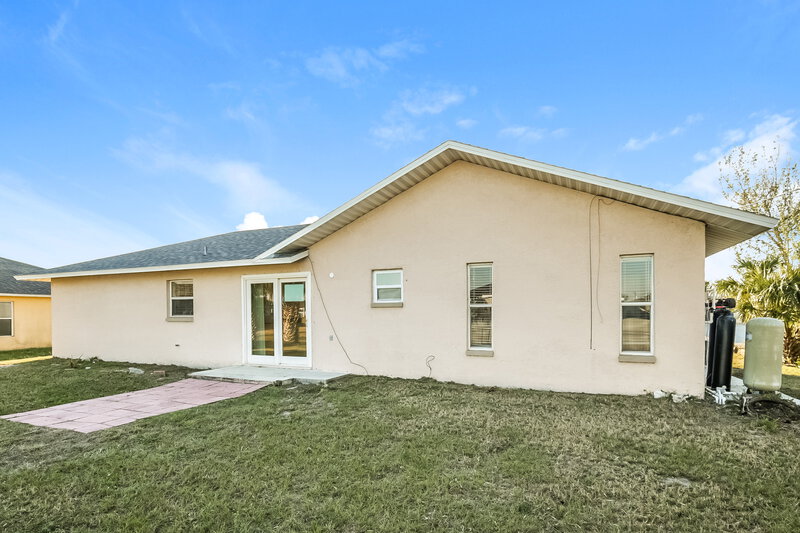 2,490/Mo, 2123 NE 4th Pl Cape Coral, FL 33909 Rear View