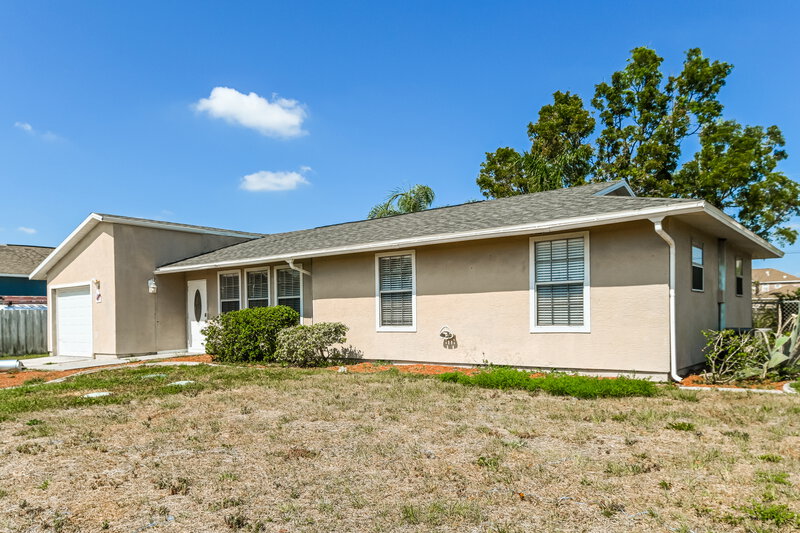 2,070/Mo, 1222 NE 5th Ave Cape Coral, FL 33909 Front View