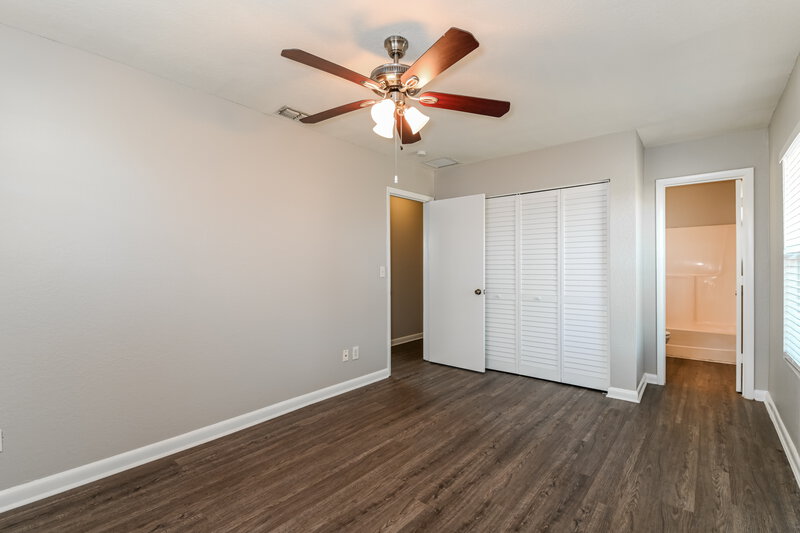 2,070/Mo, 1222 NE 5th Ave Cape Coral, FL 33909 Main Bedroom View 2