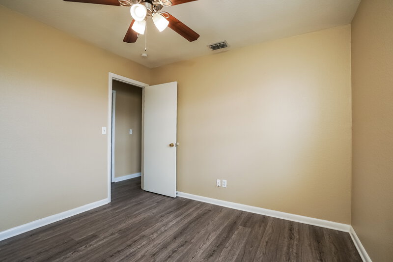 2,070/Mo, 1222 NE 5th Ave Cape Coral, FL 33909 Bedroom View 4