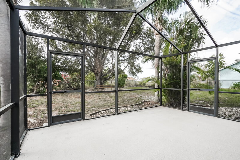 2,070/Mo, 1222 NE 5th Ave Cape Coral, FL 33909 Patio View