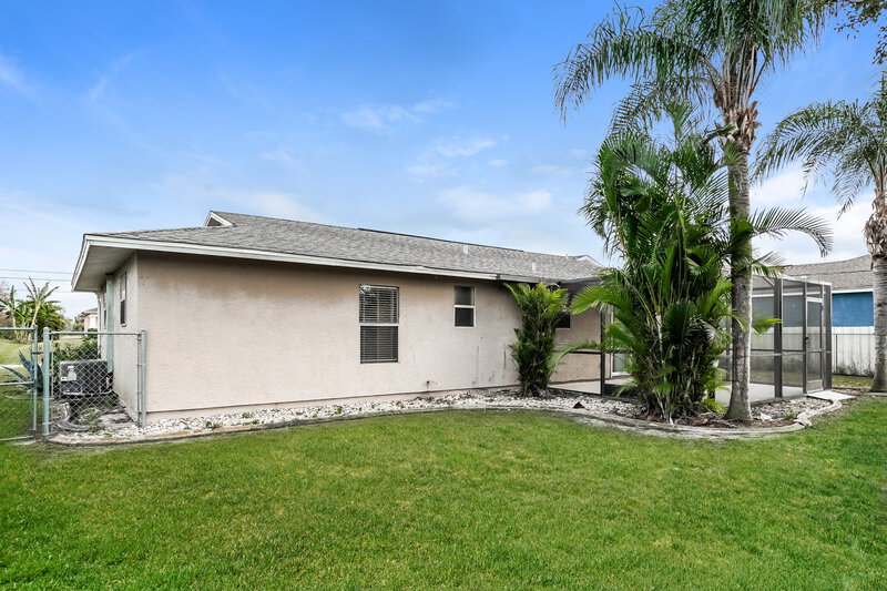 2,070/Mo, 1222 NE 5th Ave Cape Coral, FL 33909 Rear View 2