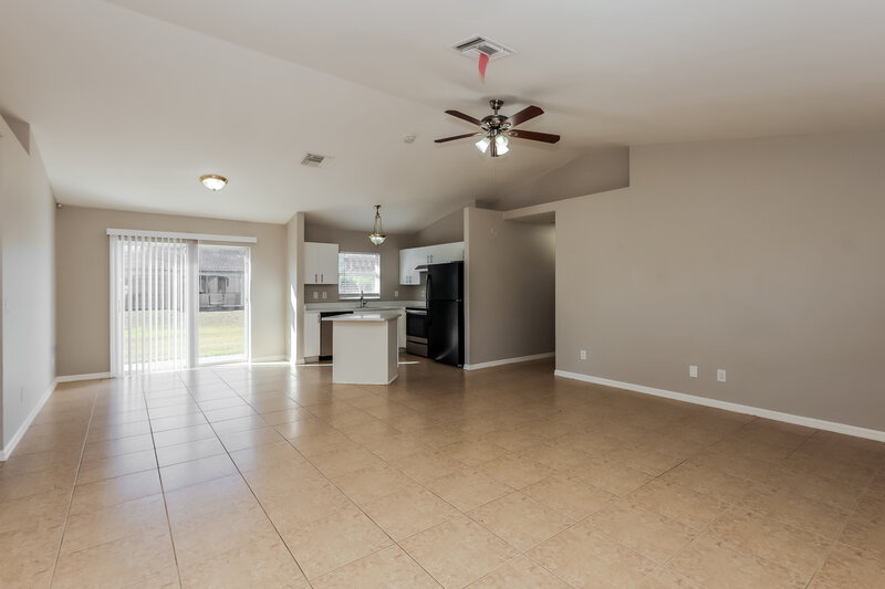 1,480/Mo, 1216 Belgrave St Fort Myers, FL 33913 Living Room View