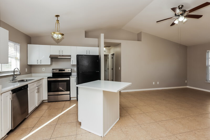 1,480/Mo, 1216 Belgrave St Fort Myers, FL 33913 Kitchen View
