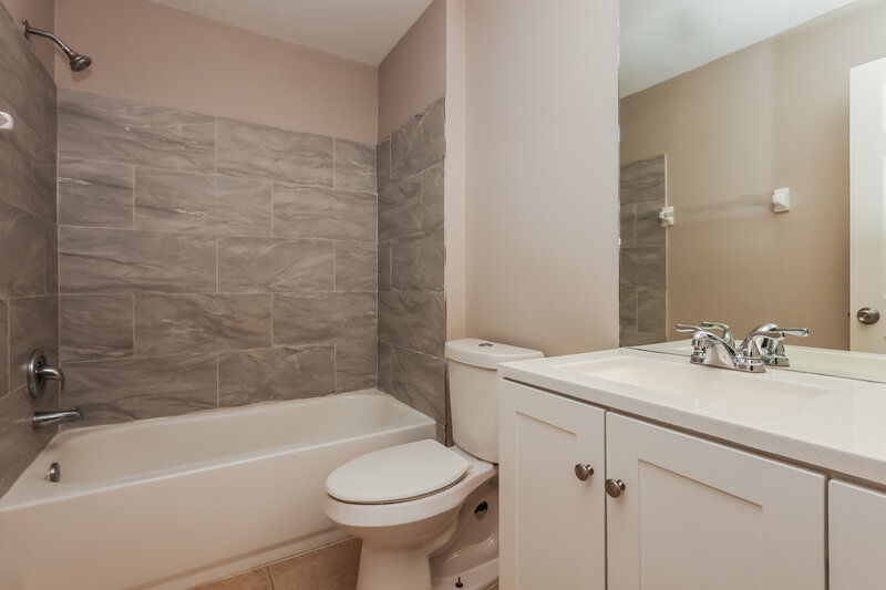 1,480/Mo, 1216 Belgrave St Fort Myers, FL 33913 Bathroom View