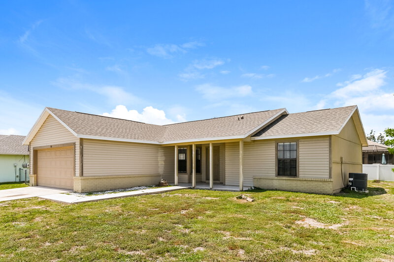 1,635/Mo, 147 SW 29th St Cape Coral, FL 33914 Front View