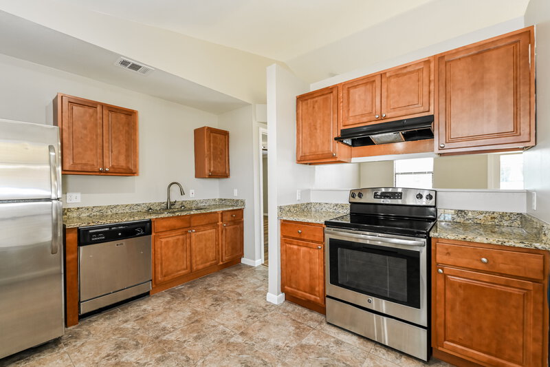 1,635/Mo, 147 SW 29th St Cape Coral, FL 33914 Kitchen View 2