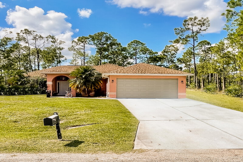 1,465/Mo, 113 Louis Ave Lehigh Acres, FL 33936 External View