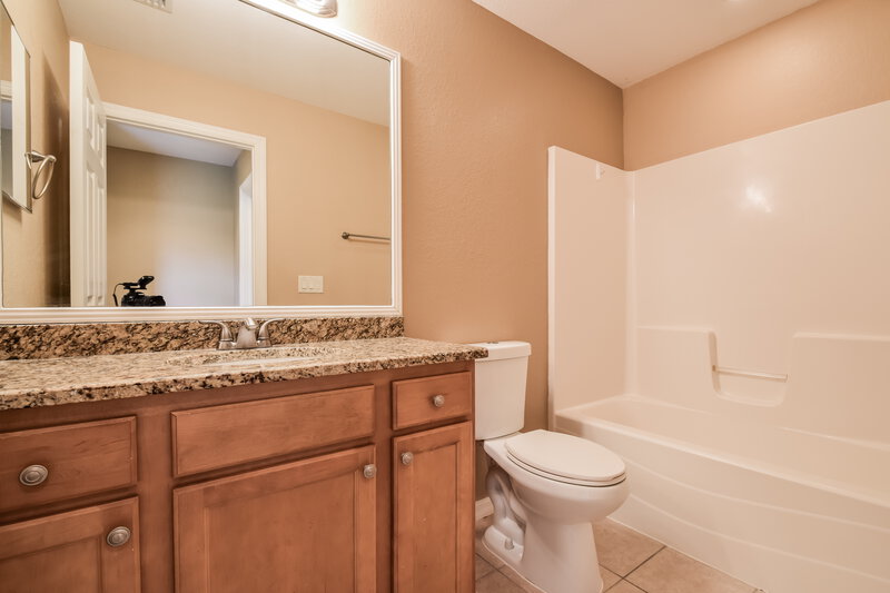 2,030/Mo, 12324 El Prado Dr Punta Gorda, FL 33955 Main Bathroom View