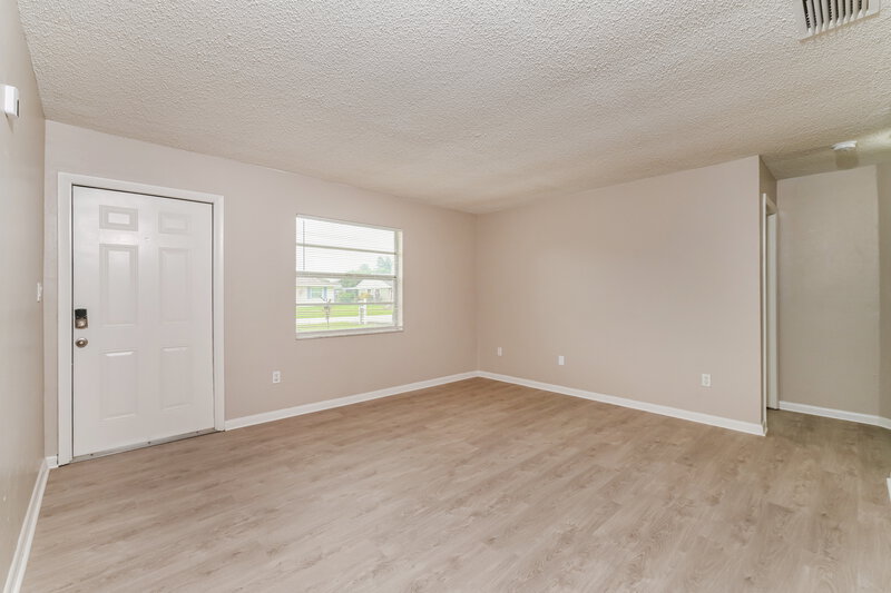 1,785/Mo, 19034 Evergreen Rd Fort Myers, FL 33967 Living Room View