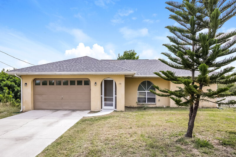 1,835/Mo, 3731 15th St W Lehigh Acres, FL 33971 External View