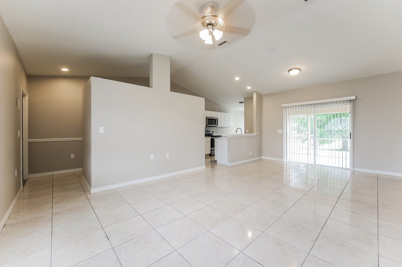 1,835/Mo, 3731 15th St W Lehigh Acres, FL 33971 Living Room View