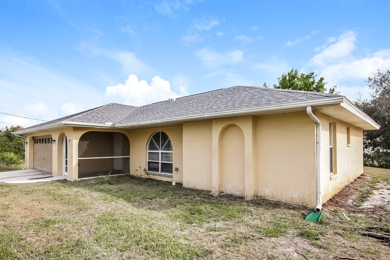 1,835/Mo, 3731 15th St W Lehigh Acres, FL 33971 Rear View 2