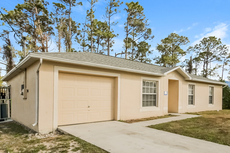 1,755/Mo, 3912 3rd St W Lehigh Acres, FL 33971 Front View