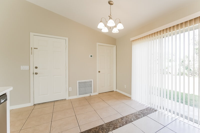 1,755/Mo, 3912 3rd St W Lehigh Acres, FL 33971 Dining Room View