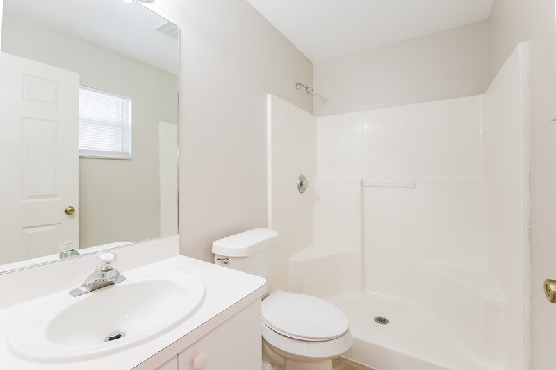 1,755/Mo, 3912 3rd St W Lehigh Acres, FL 33971 Main Bathroom View