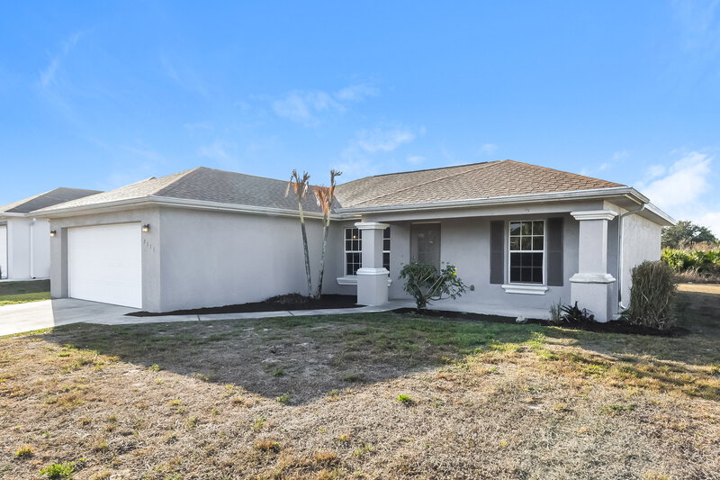 1,820/Mo, 2511 28th St W Lehigh Acres, FL 33971 Front View