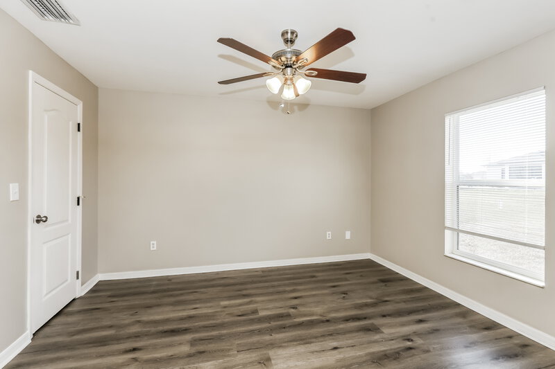 1,820/Mo, 2511 28th St W Lehigh Acres, FL 33971 Bedroom View 2