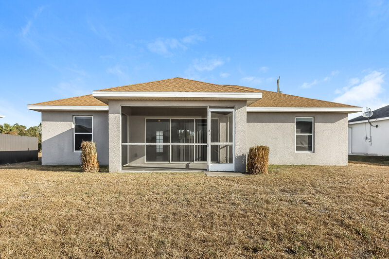 1,820/Mo, 2511 28th St W Lehigh Acres, FL 33971 Rear View