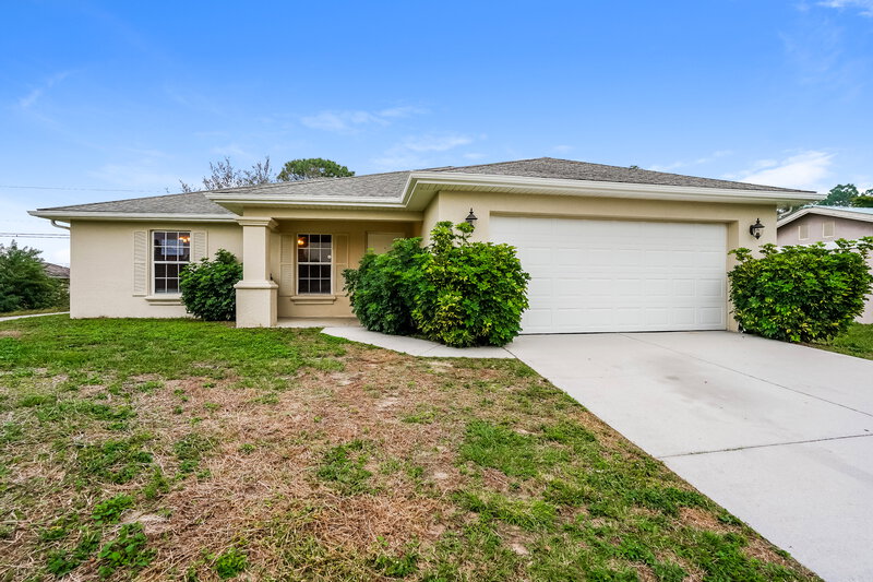 1,910/Mo, 5210 6th St W Lehigh Acres, FL 33971 External View