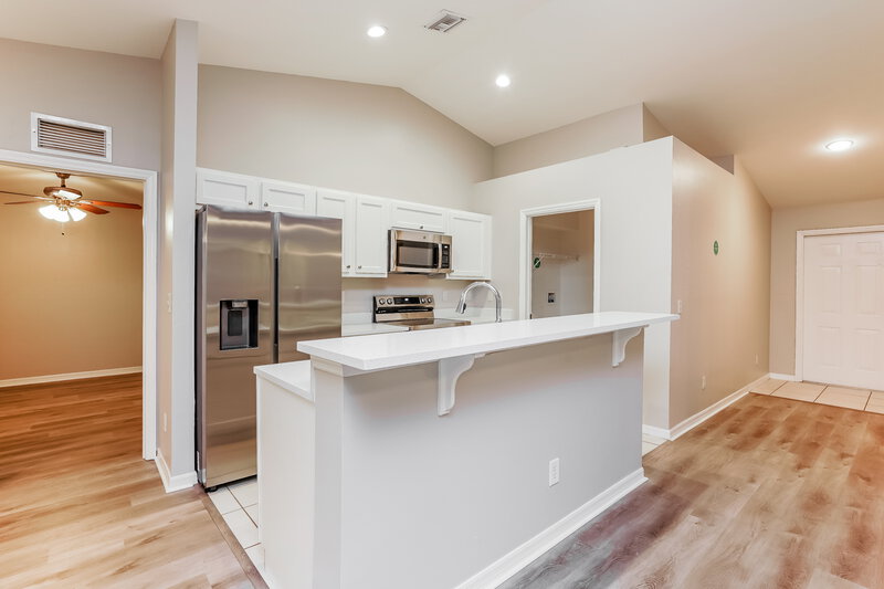 1,910/Mo, 5210 6th St W Lehigh Acres, FL 33971 Kitchen View