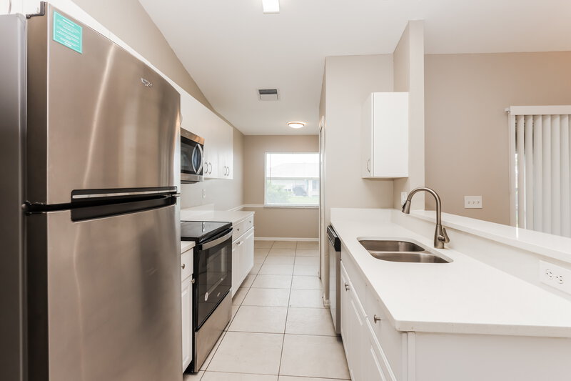 1,665/Mo, 3723 11th St W Lehigh Acres, FL 33971 Kitchen View