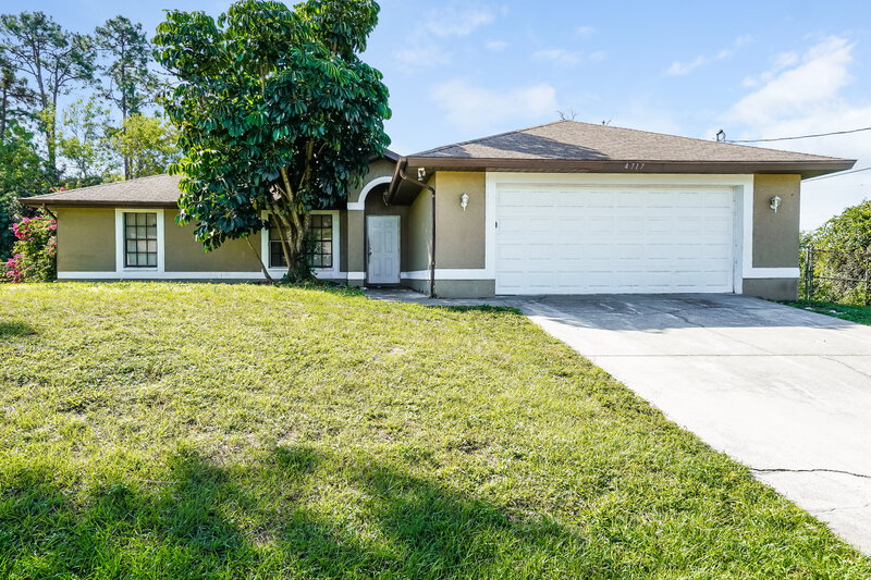 2,060/Mo, 4717 1st St SW Lehigh Acres, FL 33973 External View