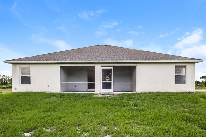 1,740/Mo, 829 Aprile Ave S Lehigh Acres, FL 33974 Rear View