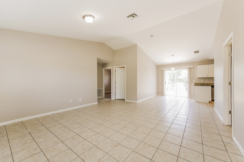 1,540/Mo, 577 Pierre Circle Lehigh Acres, FL 33974 Living Room View
